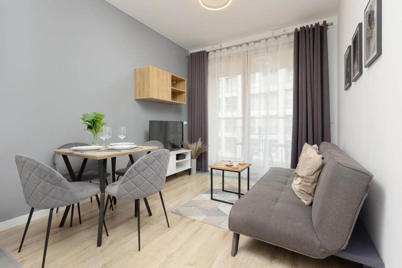 Cozy Apartments With Parking In The 19Th District By Noclegi Renters Warsaw Exterior photo